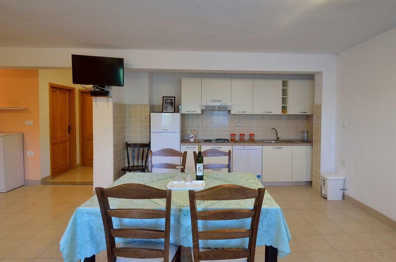 Apartment Nada With Private Pool Buzet Buitenkant foto